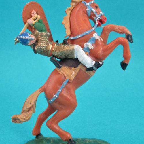 6271 Cavalier normand sur cheval cabré, frappant avec masse d'armes et bouclier oblong.